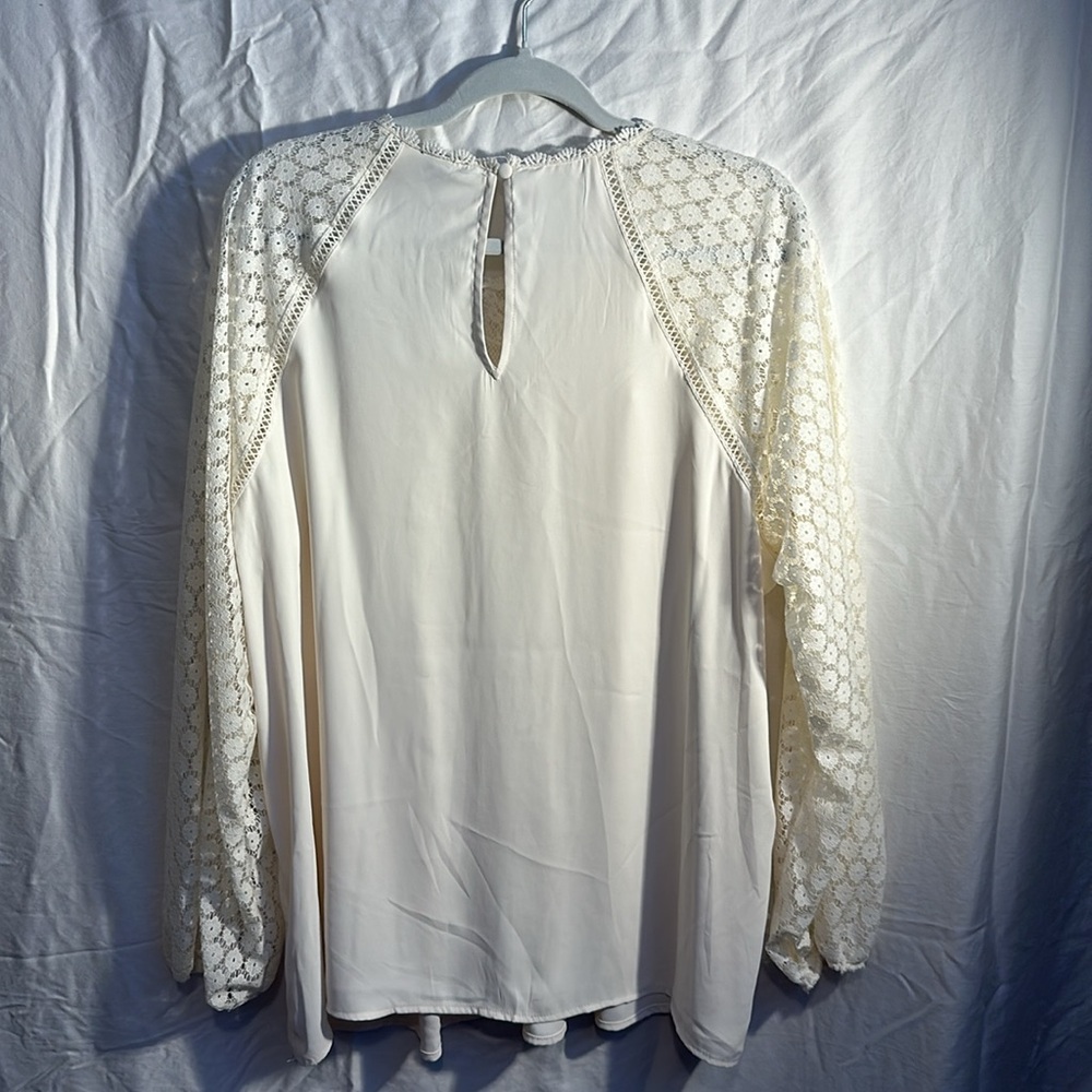 Blouse - Picture 3 of 4